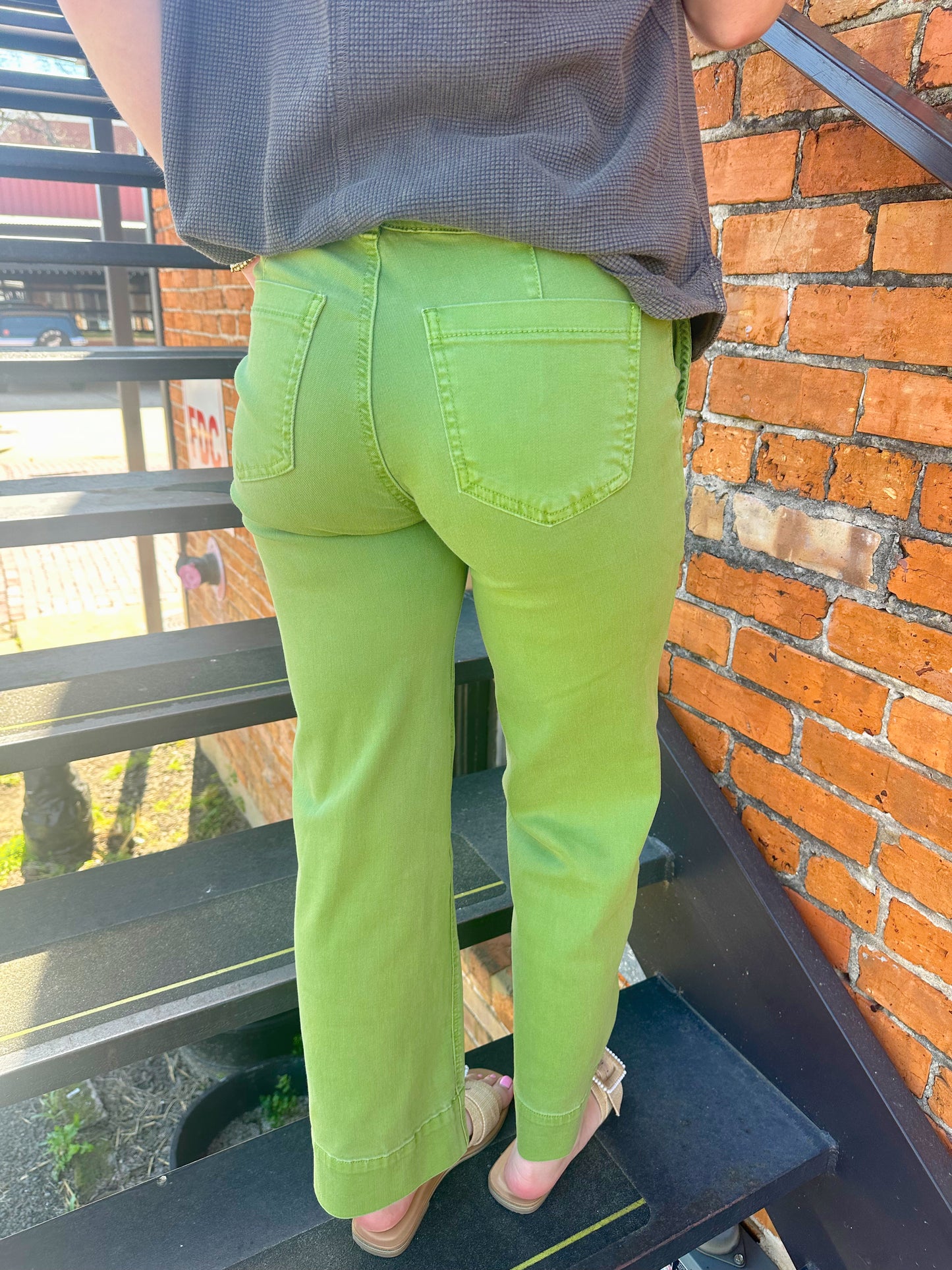 KUT Charlotte Wide Leg Crop Pants - Pear