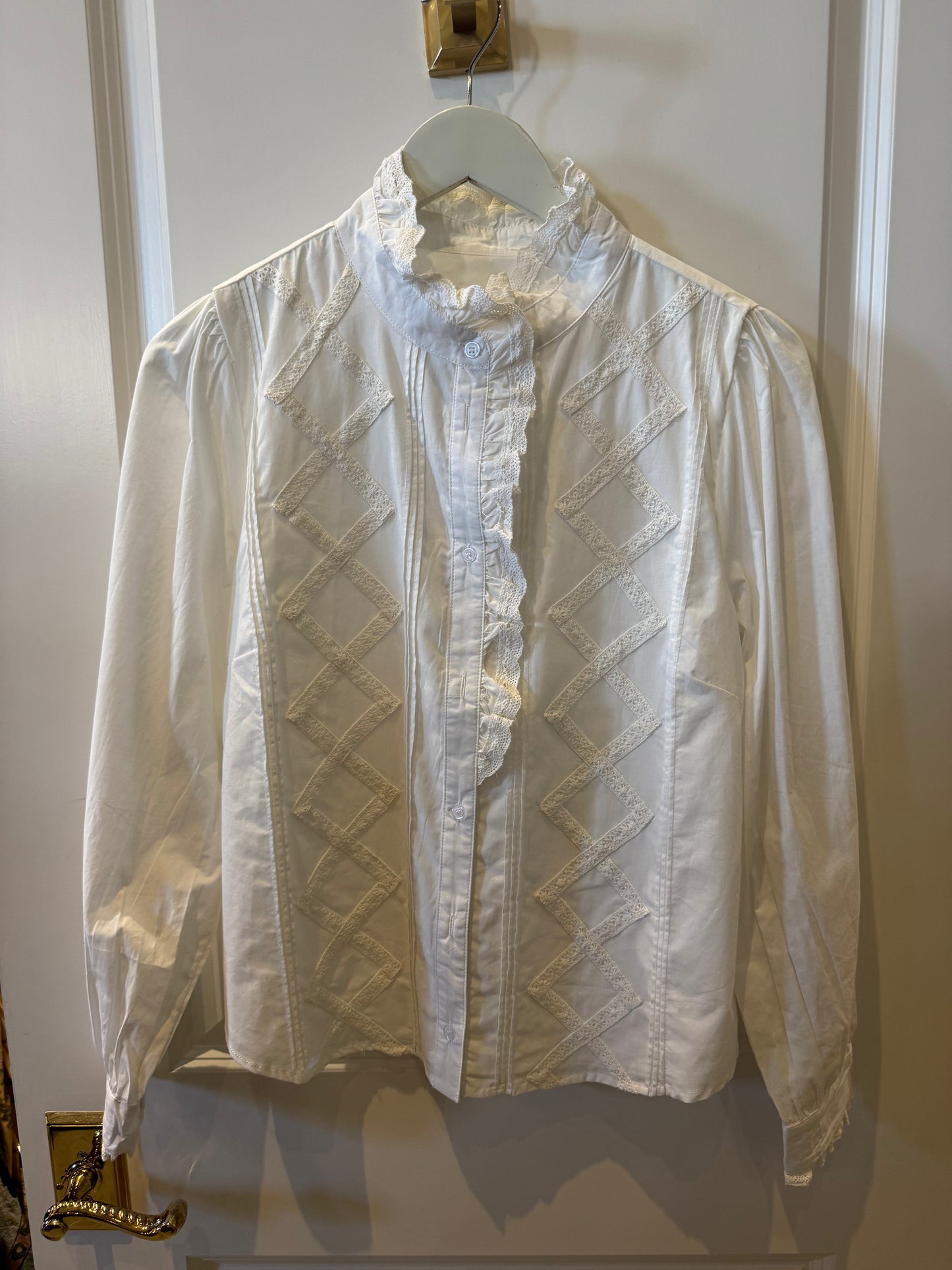 High Collar With Lace