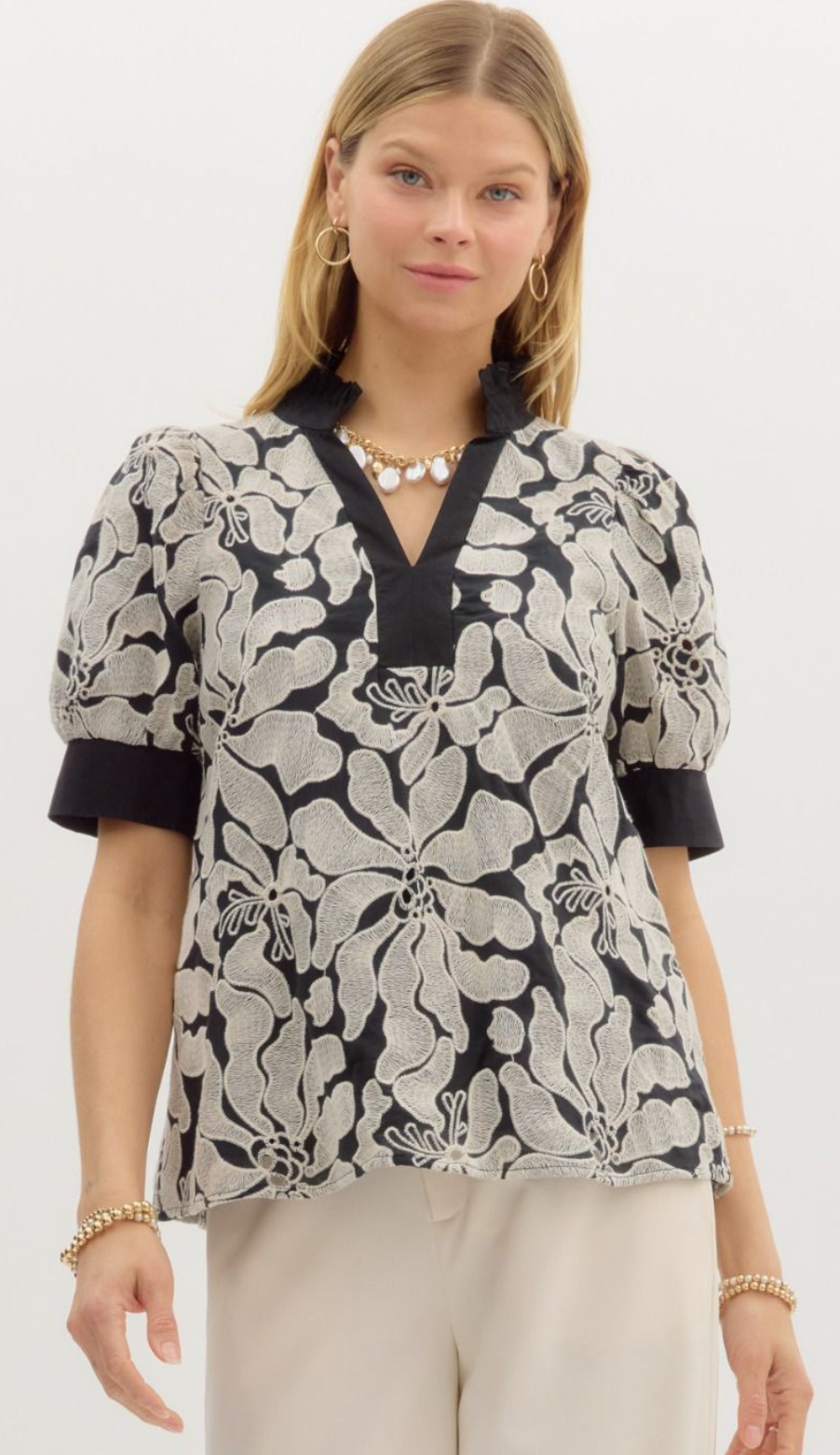 Floral Embroidered Short Puff Sleeve Pullover Top- Black