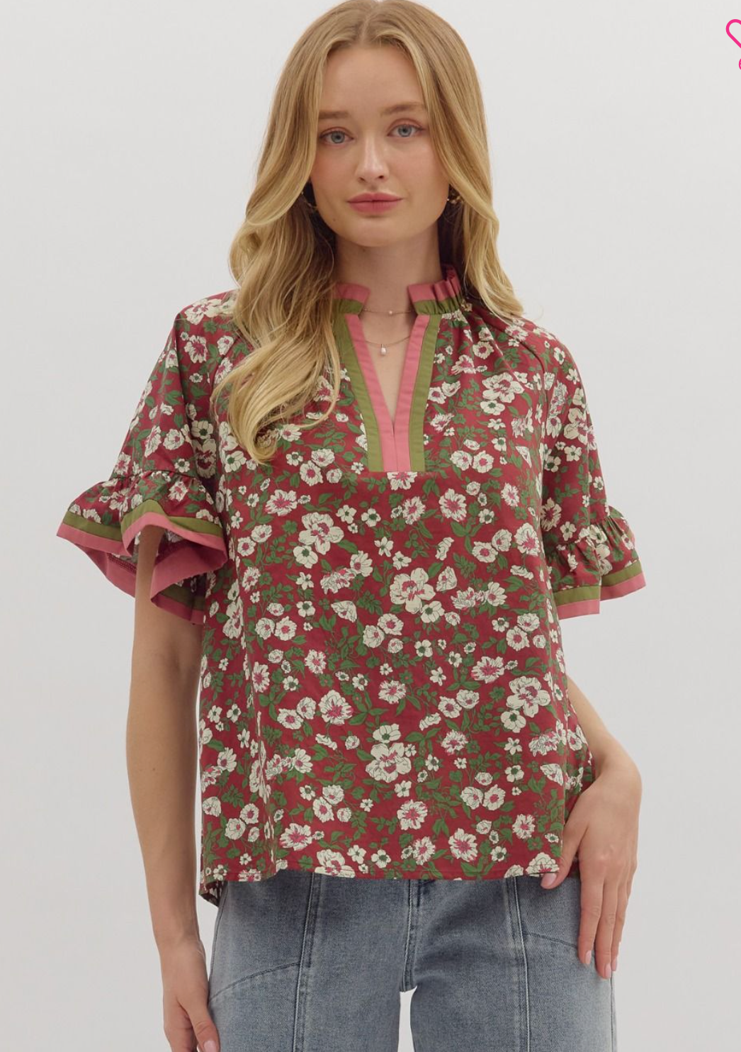 Floral print short ruffle sleeve top in Burgundy