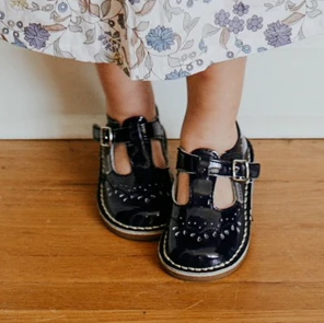 LAMOUR RUTHIE STITCH SHOE - PATENT BLACK