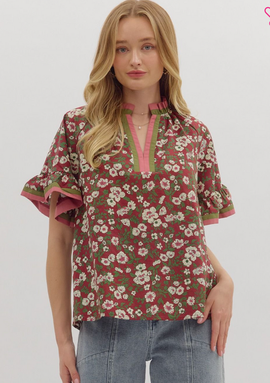 Floral print short ruffle sleeve top in Burgundy