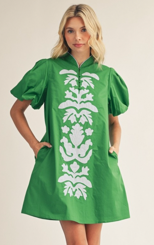 Baroque Floral Applique Detail Solid Shift Dress- Kelly Green